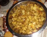Patate arrosto dorate e profumate, un classico per ogni ricetta con patate. Perfette da gustare con pane fresco.
