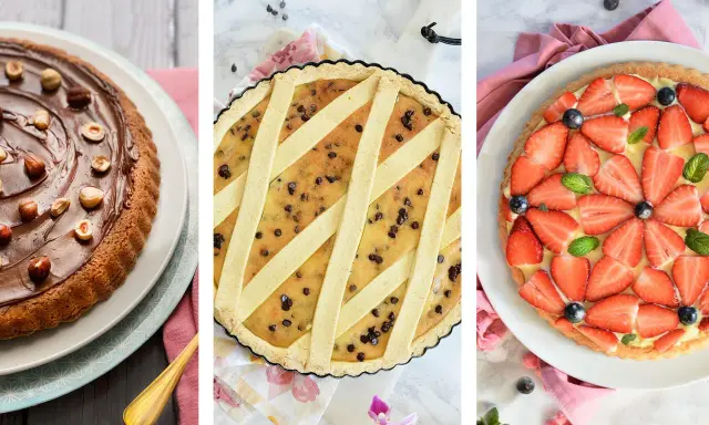 Tre deliziose crostate senza glutine: una al cioccolato e nocciole, una con gocce di cioccolato e crema, e una con fragole fresche e crema.